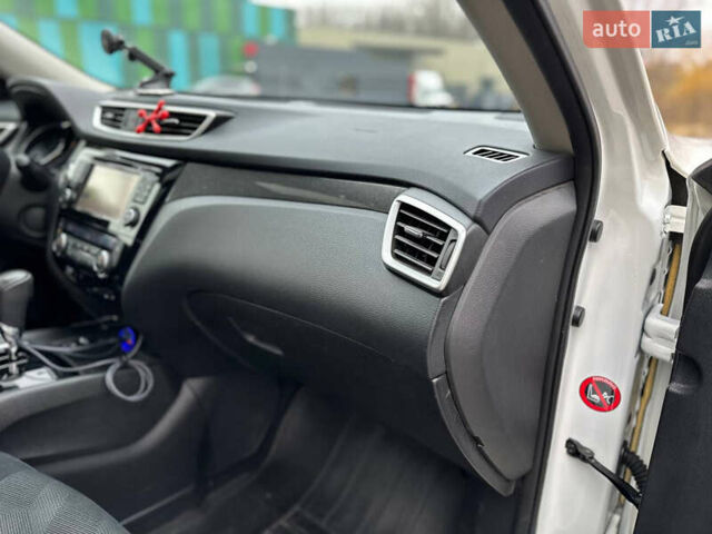 Білий Ніссан ІксТрейл, об'ємом двигуна 2 л та пробігом 90 тис. км за 17999 $, фото 47 на Automoto.ua