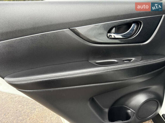 Белый Ниссан ИксТрейл, объемом двигателя 2.49 л и пробегом 134 тыс. км за 14999 $, фото 33 на Automoto.ua