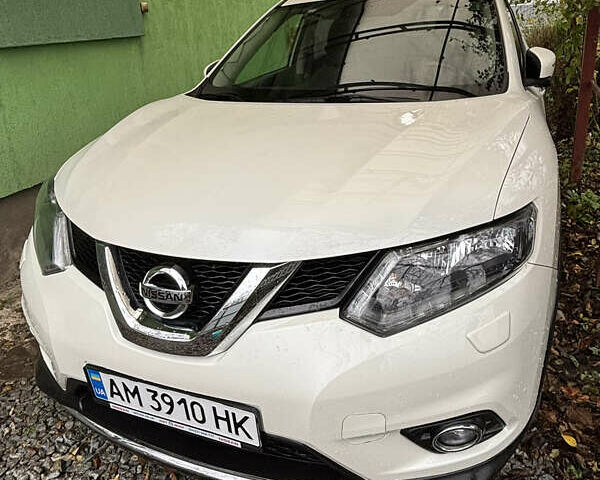 Белый Ниссан ИксТрейл, объемом двигателя 1.6 л и пробегом 43 тыс. км за 19500 $, фото 4 на Automoto.ua