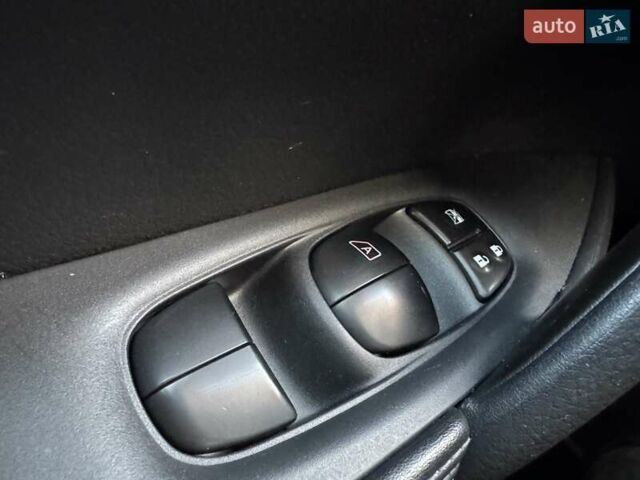 Белый Ниссан ИксТрейл, объемом двигателя 1.6 л и пробегом 80 тыс. км за 18700 $, фото 20 на Automoto.ua