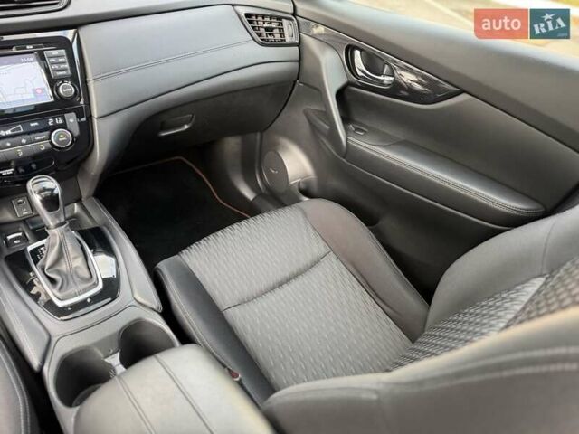 Белый Ниссан ИксТрейл, объемом двигателя 1.6 л и пробегом 80 тыс. км за 18700 $, фото 13 на Automoto.ua