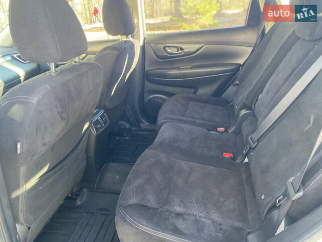 Белый Ниссан ИксТрейл, объемом двигателя 2.49 л и пробегом 184 тыс. км за 16050 $, фото 25 на Automoto.ua