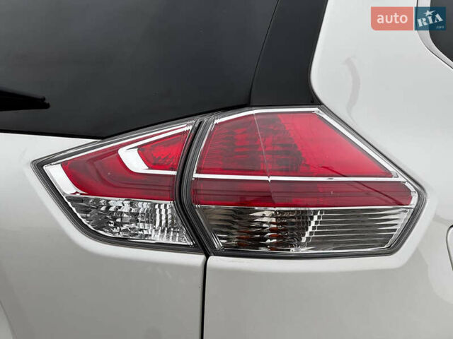 Белый Ниссан ИксТрейл, объемом двигателя 2.49 л и пробегом 134 тыс. км за 14999 $, фото 17 на Automoto.ua