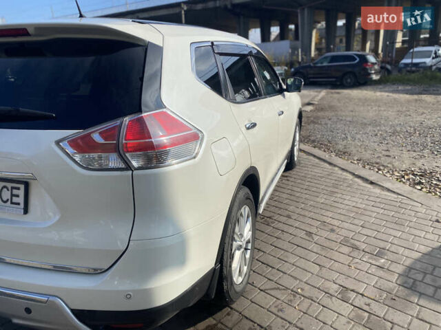 Белый Ниссан ИксТрейл, объемом двигателя 2.49 л и пробегом 183 тыс. км за 17500 $, фото 6 на Automoto.ua