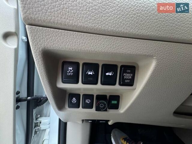 Білий Ніссан ІксТрейл, об'ємом двигуна 2.49 л та пробігом 168 тис. км за 18500 $, фото 36 на Automoto.ua