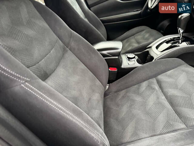 Белый Ниссан ИксТрейл, объемом двигателя 2.49 л и пробегом 134 тыс. км за 14999 $, фото 51 на Automoto.ua