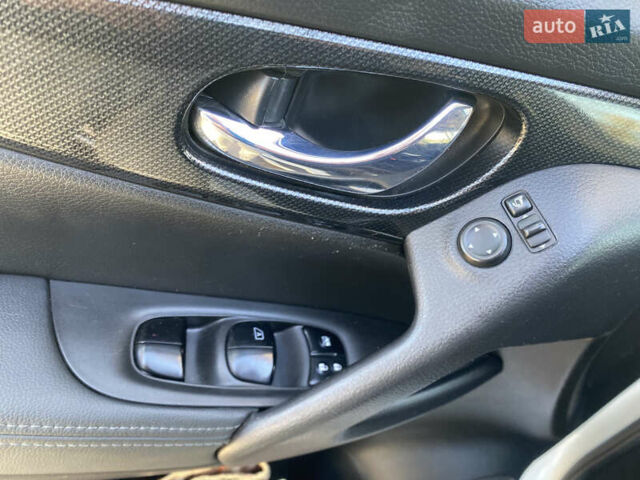 Белый Ниссан ИксТрейл, объемом двигателя 2.49 л и пробегом 184 тыс. км за 16050 $, фото 24 на Automoto.ua