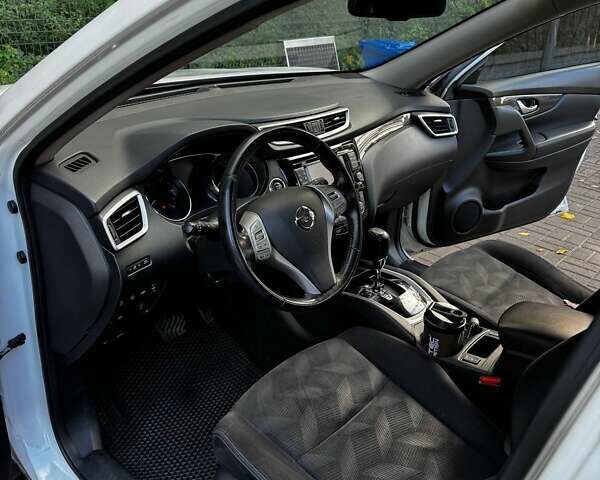 Білий Ніссан ІксТрейл, об'ємом двигуна 1.6 л та пробігом 227 тис. км за 16150 $, фото 4 на Automoto.ua