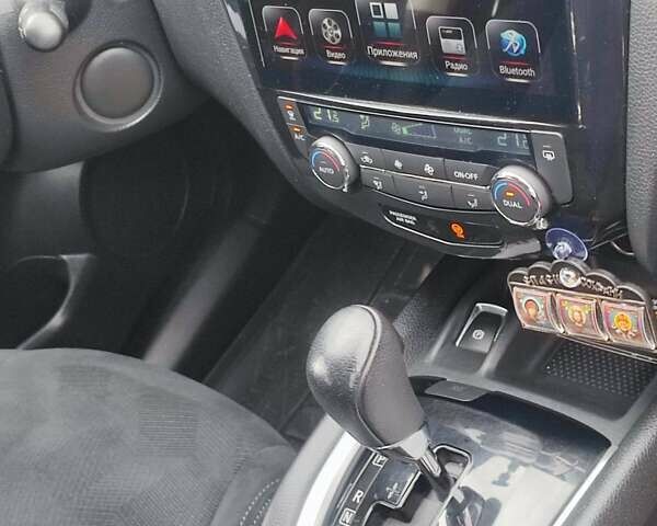 Белый Ниссан ИксТрейл, объемом двигателя 2 л и пробегом 220 тыс. км за 16299 $, фото 11 на Automoto.ua