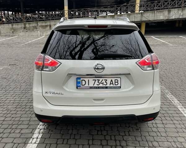 Белый Ниссан ИксТрейл, объемом двигателя 1.6 л и пробегом 127 тыс. км за 17300 $, фото 4 на Automoto.ua