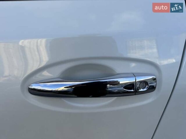 Белый Ниссан ИксТрейл, объемом двигателя 1.6 л и пробегом 80 тыс. км за 18700 $, фото 5 на Automoto.ua