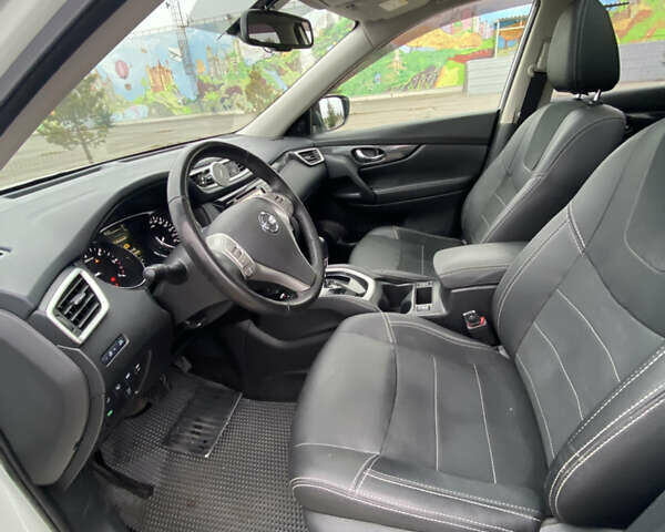 Білий Ніссан ІксТрейл, об'ємом двигуна 1.6 л та пробігом 161 тис. км за 18000 $, фото 15 на Automoto.ua