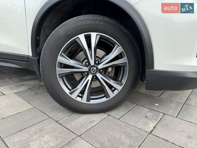 Белый Ниссан ИксТрейл, объемом двигателя 1.6 л и пробегом 79 тыс. км за 18900 $, фото 45 на Automoto.ua