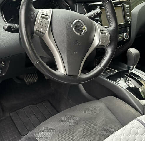 Белый Ниссан ИксТрейл, объемом двигателя 1.6 л и пробегом 43 тыс. км за 19500 $, фото 27 на Automoto.ua