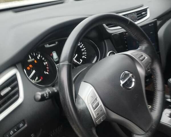 Белый Ниссан ИксТрейл, объемом двигателя 1.6 л и пробегом 81 тыс. км за 19000 $, фото 18 на Automoto.ua