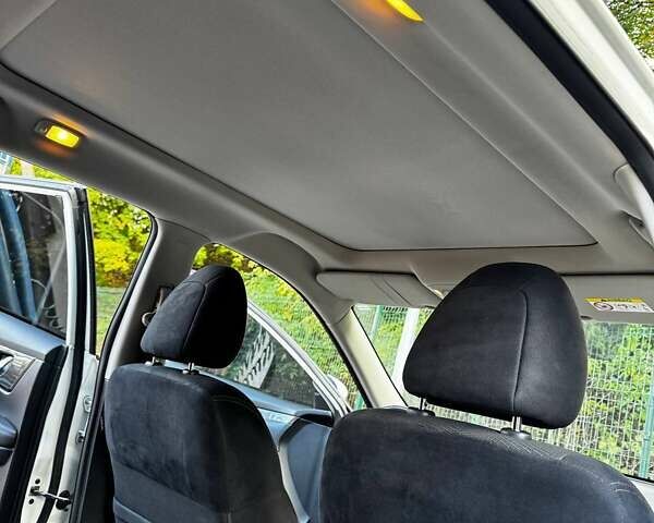 Білий Ніссан ІксТрейл, об'ємом двигуна 1.6 л та пробігом 227 тис. км за 16150 $, фото 7 на Automoto.ua