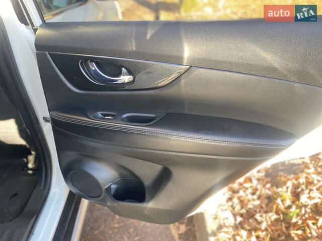 Белый Ниссан ИксТрейл, объемом двигателя 2.49 л и пробегом 184 тыс. км за 16050 $, фото 27 на Automoto.ua