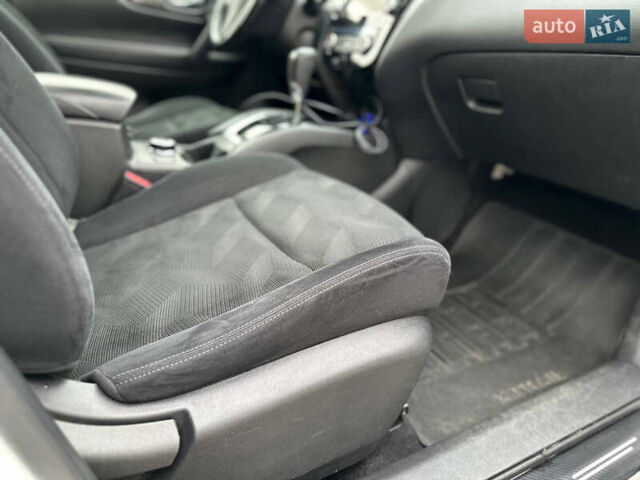 Білий Ніссан ІксТрейл, об'ємом двигуна 2 л та пробігом 90 тис. км за 17999 $, фото 49 на Automoto.ua