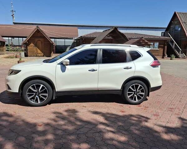 Белый Ниссан ИксТрейл, объемом двигателя 2 л и пробегом 65 тыс. км за 21500 $, фото 5 на Automoto.ua