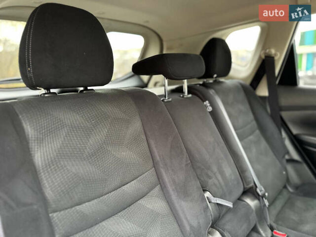 Білий Ніссан ІксТрейл, об'ємом двигуна 2 л та пробігом 90 тис. км за 17999 $, фото 57 на Automoto.ua