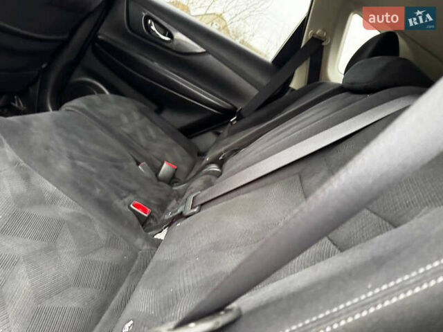 Белый Ниссан ИксТрейл, объемом двигателя 2.49 л и пробегом 134 тыс. км за 14999 $, фото 38 на Automoto.ua