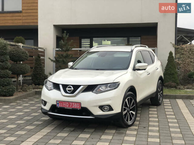 Белый Ниссан ИксТрейл, объемом двигателя 2 л и пробегом 232 тыс. км за 17350 $, фото 1 на Automoto.ua