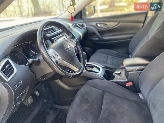 Белый Ниссан ИксТрейл, объемом двигателя 2.49 л и пробегом 184 тыс. км за 16050 $, фото 22 на Automoto.ua