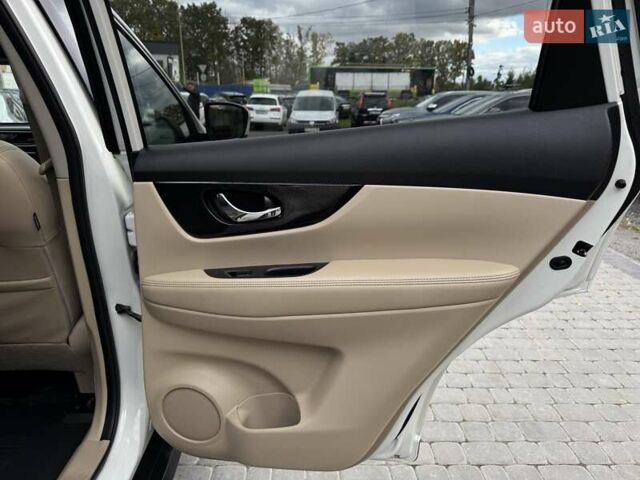 Білий Ніссан ІксТрейл, об'ємом двигуна 2.49 л та пробігом 168 тис. км за 18500 $, фото 28 на Automoto.ua