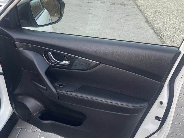 Белый Ниссан ИксТрейл, объемом двигателя 1.6 л и пробегом 81 тыс. км за 18600 $, фото 16 на Automoto.ua