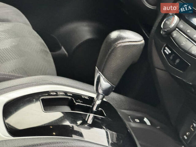 Белый Ниссан ИксТрейл, объемом двигателя 2.49 л и пробегом 134 тыс. км за 14999 $, фото 58 на Automoto.ua