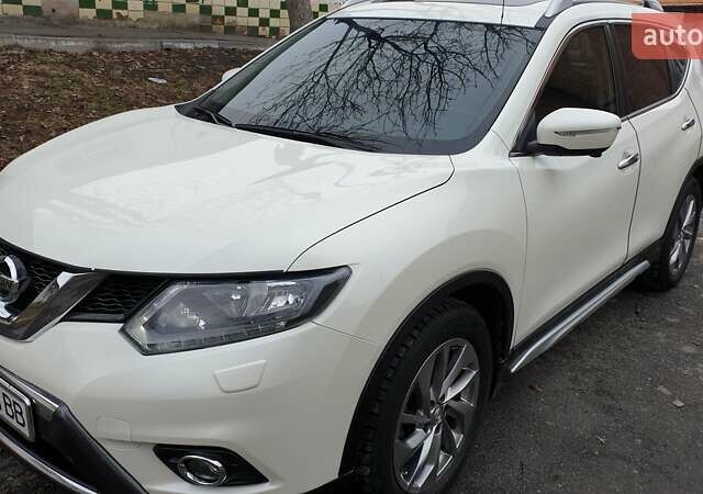 Белый Ниссан ИксТрейл, объемом двигателя 2.49 л и пробегом 60 тыс. км за 21500 $, фото 4 на Automoto.ua