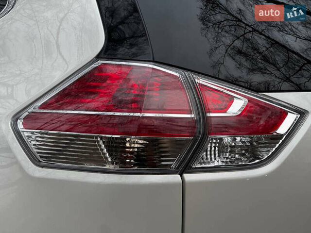 Белый Ниссан ИксТрейл, объемом двигателя 2.49 л и пробегом 134 тыс. км за 14999 $, фото 18 на Automoto.ua