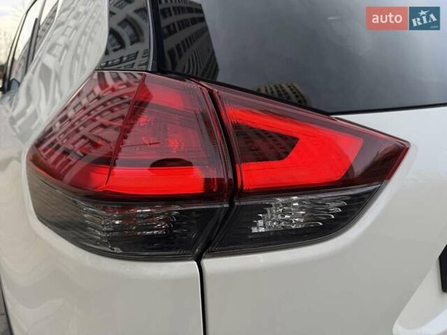 Белый Ниссан ИксТрейл, объемом двигателя 1.6 л и пробегом 79 тыс. км за 18900 $, фото 34 на Automoto.ua