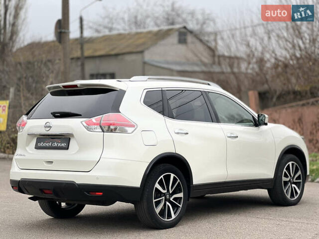 Белый Ниссан ИксТрейл, объемом двигателя 1.6 л и пробегом 52 тыс. км за 21999 $, фото 9 на Automoto.ua