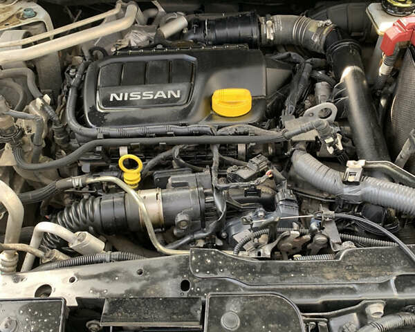 Белый Ниссан ИксТрейл, объемом двигателя 1.6 л и пробегом 73 тыс. км за 18000 $, фото 23 на Automoto.ua