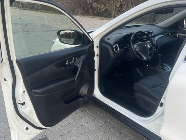 Белый Ниссан ИксТрейл, объемом двигателя 1.6 л и пробегом 81 тыс. км за 18600 $, фото 4 на Automoto.ua