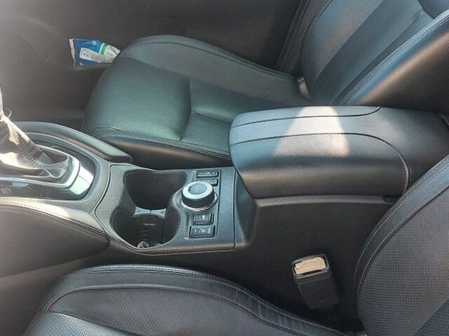 Белый Ниссан ИксТрейл, объемом двигателя 2.5 л и пробегом 160 тыс. км за 24000 $, фото 4 на Automoto.ua