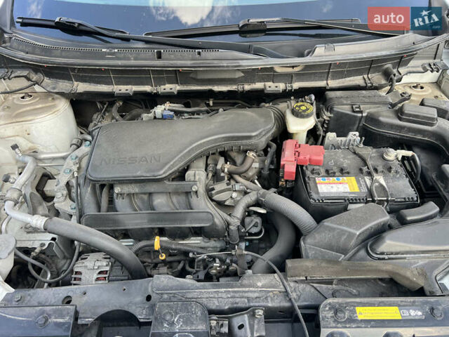 Белый Ниссан ИксТрейл, объемом двигателя 2 л и пробегом 47 тыс. км за 22000 $, фото 22 на Automoto.ua