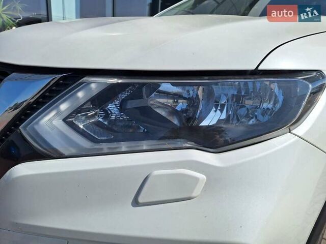 Ніссан ІксТрейл 2018 у Львові на Automoto.ua Білий Ніссан ІксТрейл, об'ємом двигуна 1.6 л та пробігом 148 тис. км за 20200 $, фото 3 на Automoto.ua