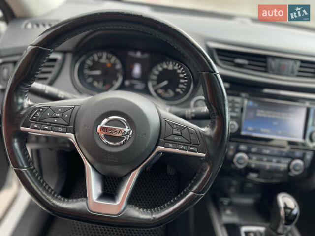 Белый Ниссан ИксТрейл, объемом двигателя 2 л и пробегом 100 тыс. км за 24200 $, фото 25 на Automoto.ua