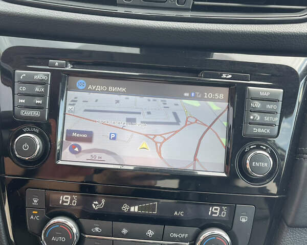 Белый Ниссан ИксТрейл, объемом двигателя 2 л и пробегом 100 тыс. км за 24200 $, фото 28 на Automoto.ua