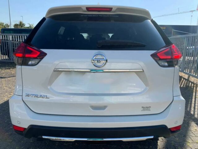 Белый Ниссан ИксТрейл, объемом двигателя 1.6 л и пробегом 47 тыс. км за 10900 $, фото 3 на Automoto.ua