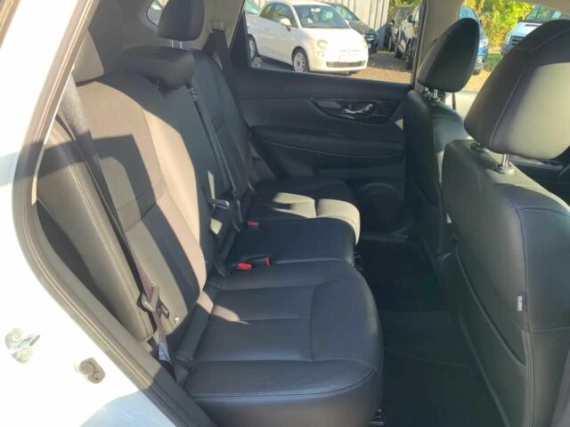 Белый Ниссан ИксТрейл, объемом двигателя 1.6 л и пробегом 47 тыс. км за 10900 $, фото 8 на Automoto.ua