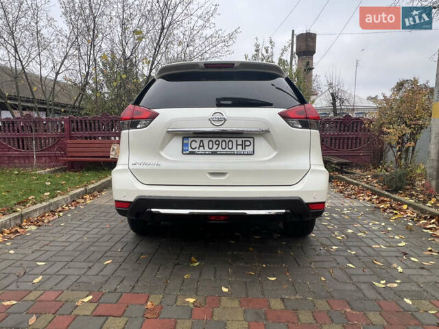 Белый Ниссан ИксТрейл, объемом двигателя 2.49 л и пробегом 199 тыс. км за 20500 $, фото 3 на Automoto.ua