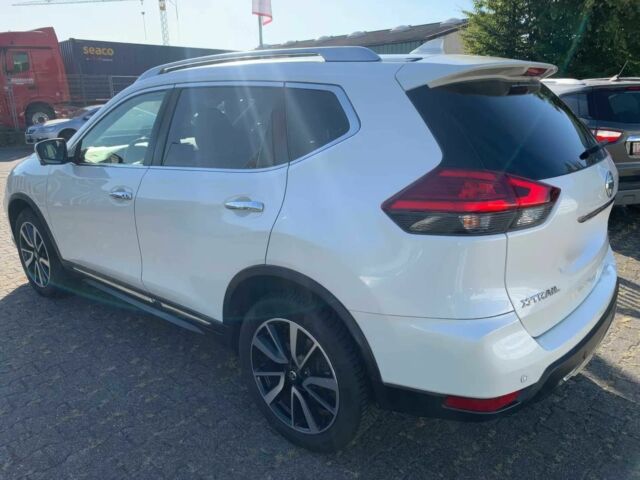 Белый Ниссан ИксТрейл, объемом двигателя 1.6 л и пробегом 47 тыс. км за 10900 $, фото 4 на Automoto.ua