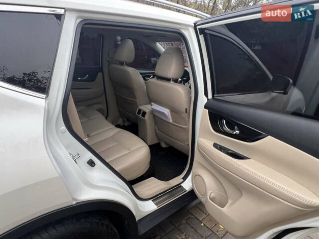 Белый Ниссан ИксТрейл, объемом двигателя 2.49 л и пробегом 199 тыс. км за 20500 $, фото 16 на Automoto.ua