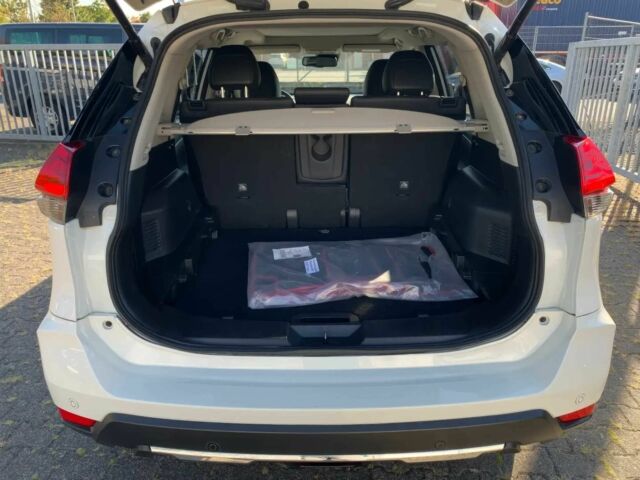 Белый Ниссан ИксТрейл, объемом двигателя 1.6 л и пробегом 40 тыс. км за 12400 $, фото 9 на Automoto.ua