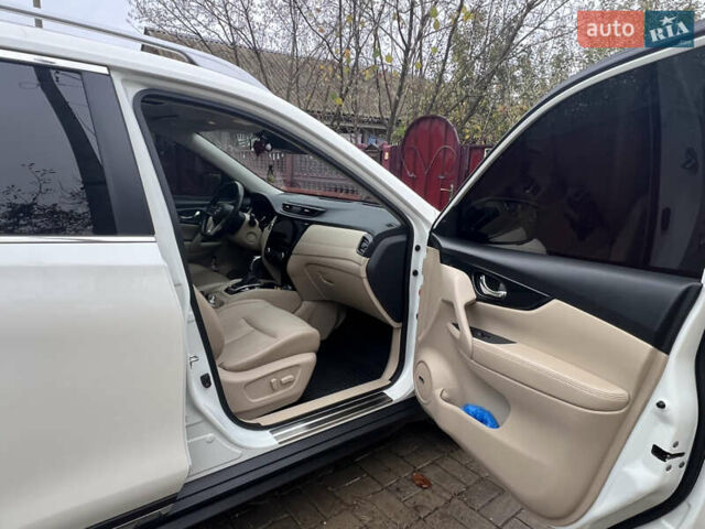 Белый Ниссан ИксТрейл, объемом двигателя 2.49 л и пробегом 199 тыс. км за 20500 $, фото 17 на Automoto.ua