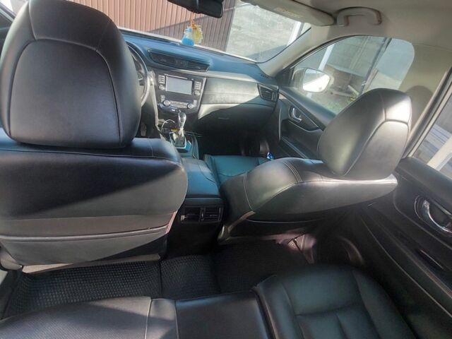 Белый Ниссан ИксТрейл, объемом двигателя 2.5 л и пробегом 160 тыс. км за 24000 $, фото 7 на Automoto.ua