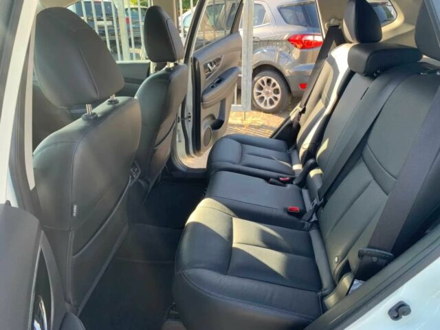 Белый Ниссан ИксТрейл, объемом двигателя 1.6 л и пробегом 47 тыс. км за 10900 $, фото 7 на Automoto.ua